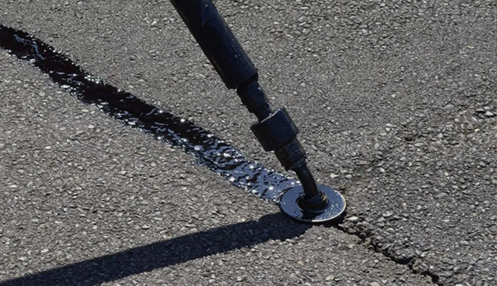 Asphalt Sealcoating and Crack Filling